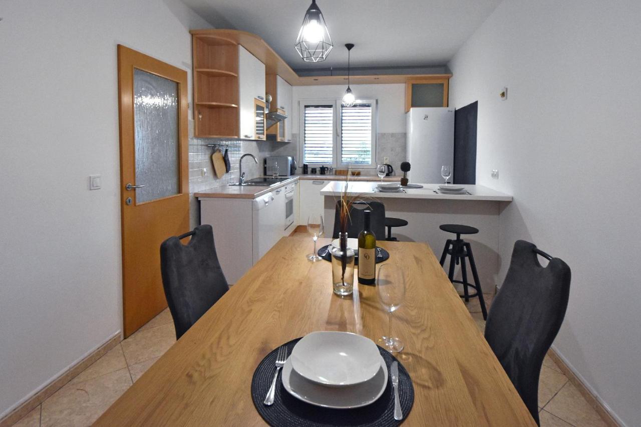 Family Apartment Sara Zára Kültér fotó